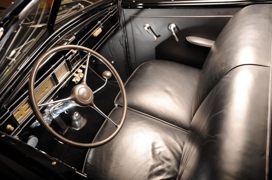  Lincoln Model K Panel Brougham by Willoughby 1937 года  (фото 4 из 6)